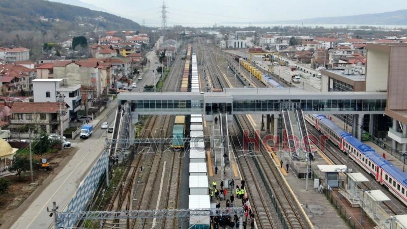 Büyükşehirin hazırladığı 250 konteyner deprem bölgesine gönderildi