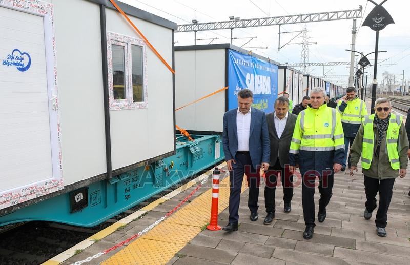 Büyükşehirin hazırladığı 250 konteyner deprem bölgesine gönderildi