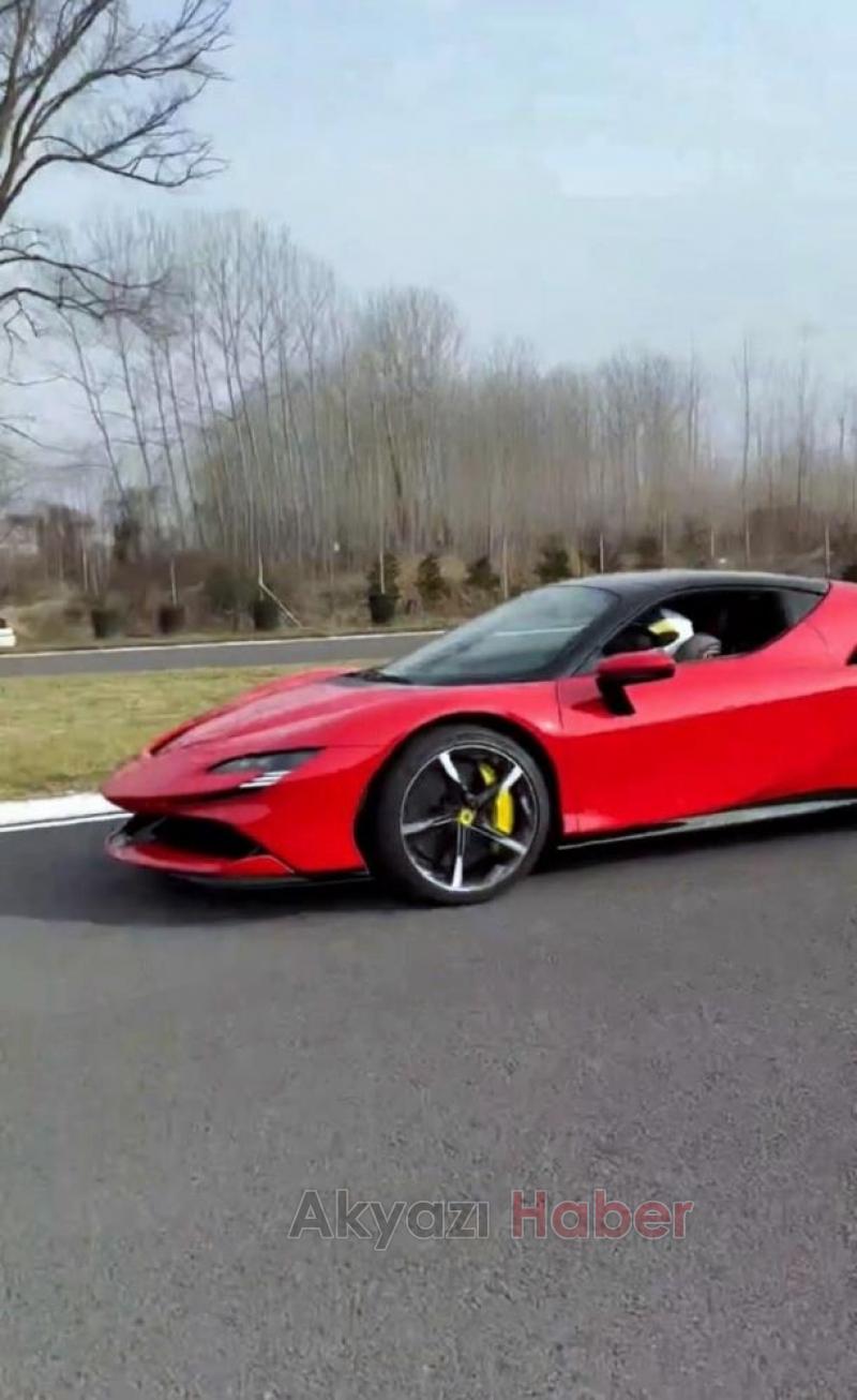 Ferrari’yi oyuncak araç gibi kullandı