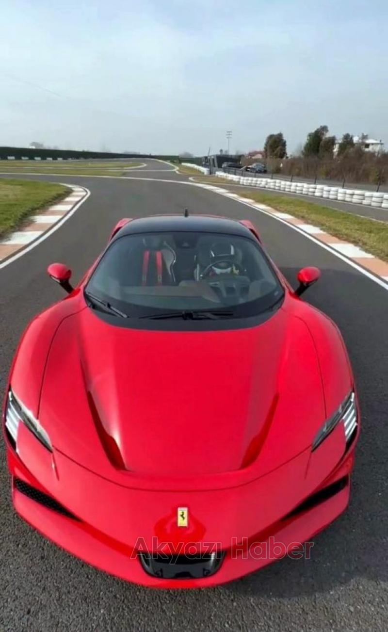 Ferrari’yi oyuncak araç gibi kullandı