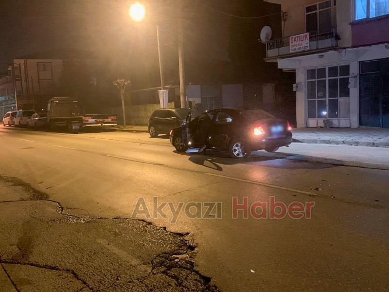 Otomobil ile motosiklet kafa kafaya böyle çarpıştı