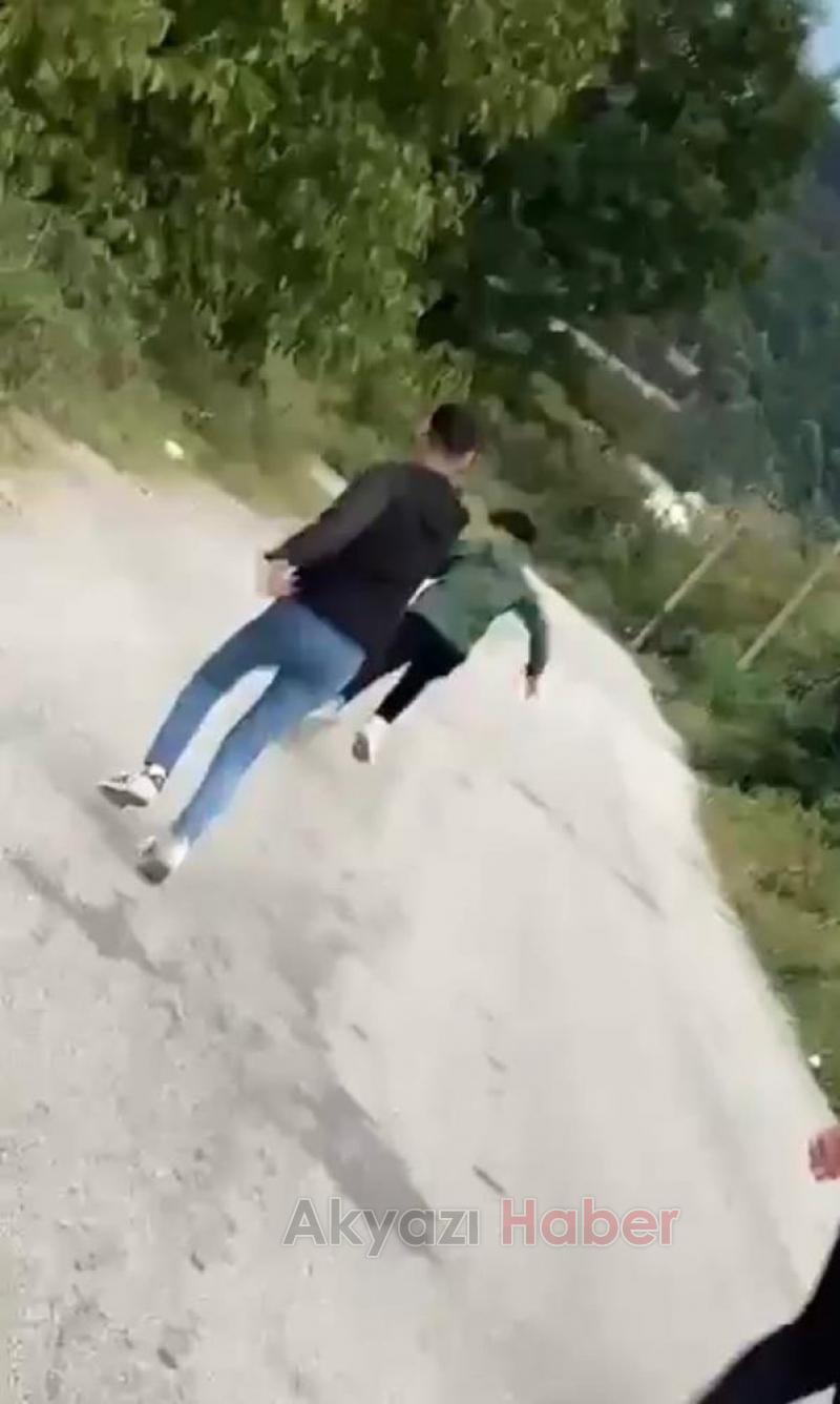 Önce havaya sonrasında ise arkadaşına doğru ateş etti