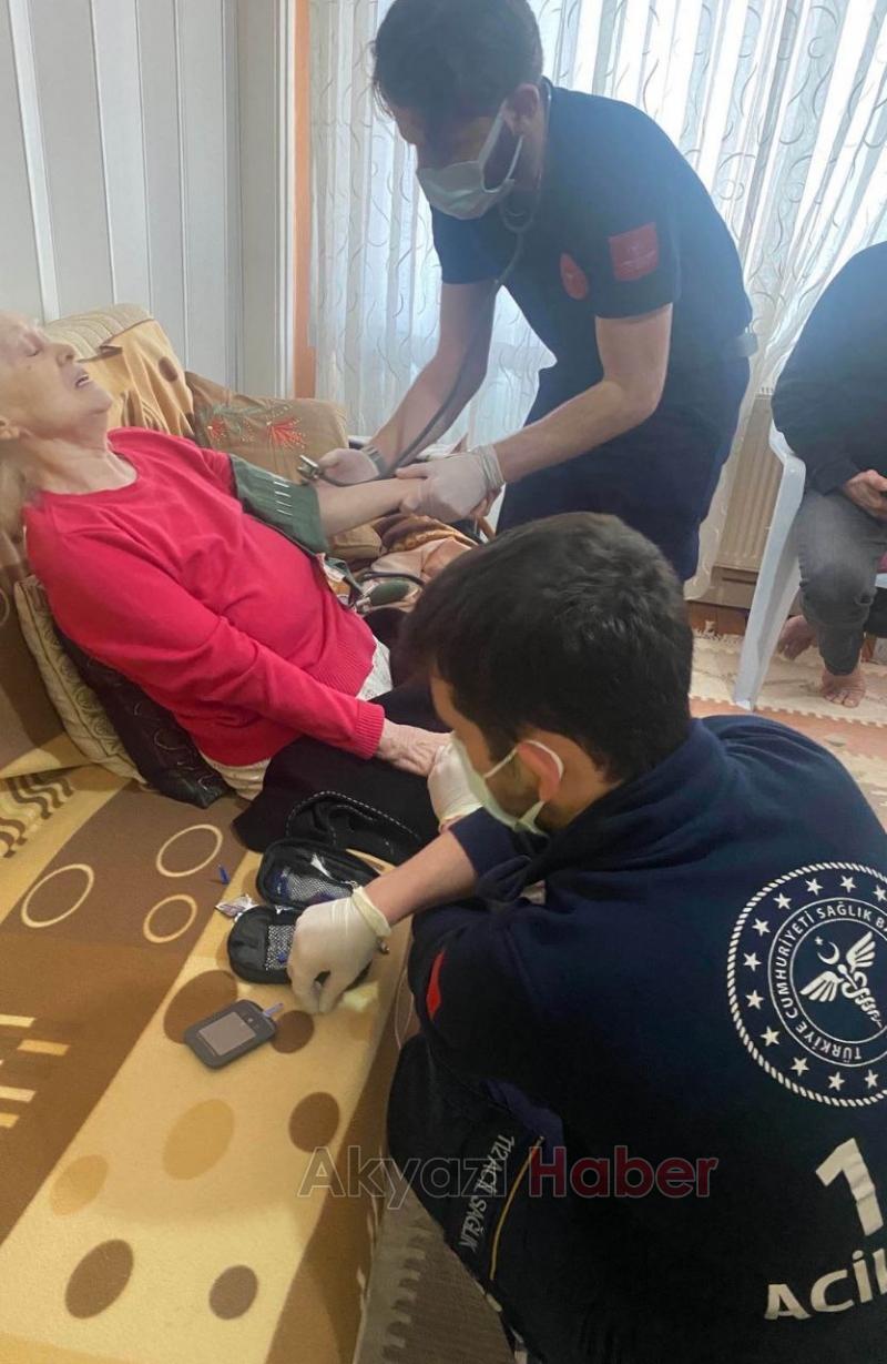 Banyoda düşen Bedriye Teyze’nin hayatını kurtardılar