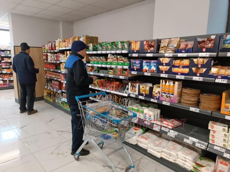 Akyazı’da fırın ve marketler denetlendi