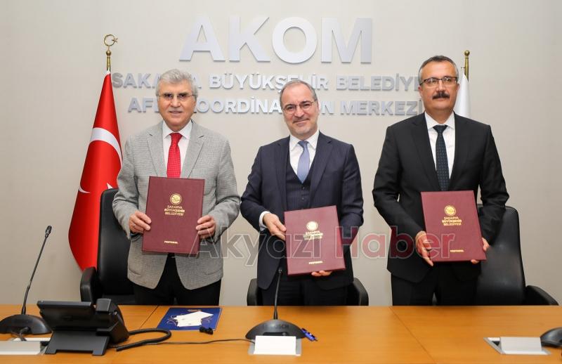 Büyükşehir’den çiftçilere sera üst örtüsü desteği