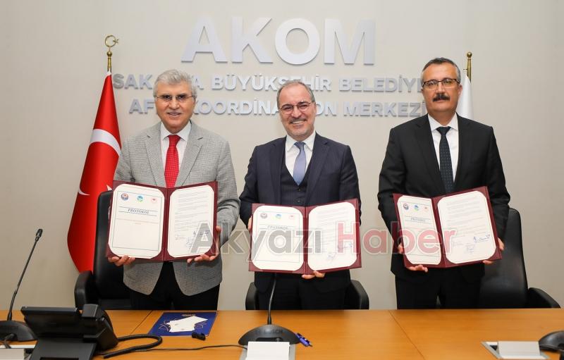 Büyükşehir’den çiftçilere sera üst örtüsü desteği