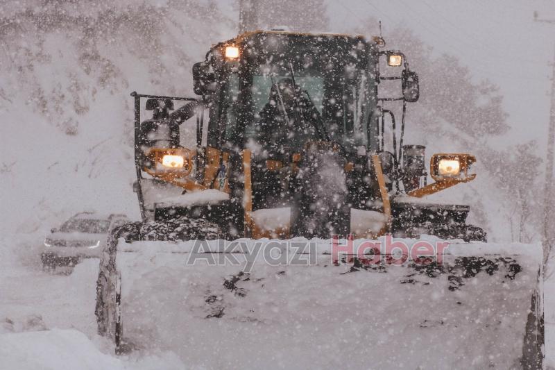  Büyükşehir zirvelerde karla mücadele mesaisinde