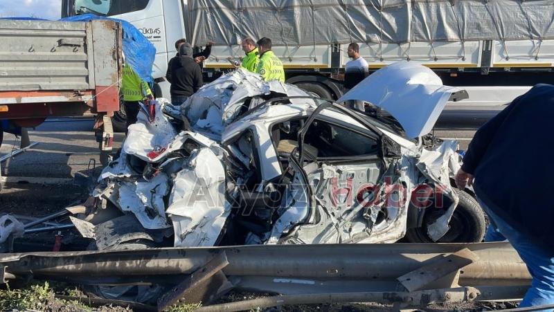 Otoyolu savaş alanına çeviren kaza