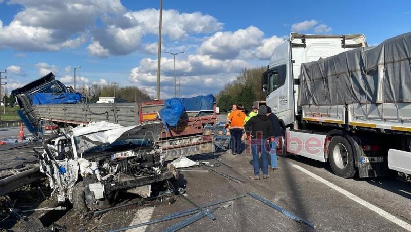 Otoyolu savaş alanına çeviren kaza