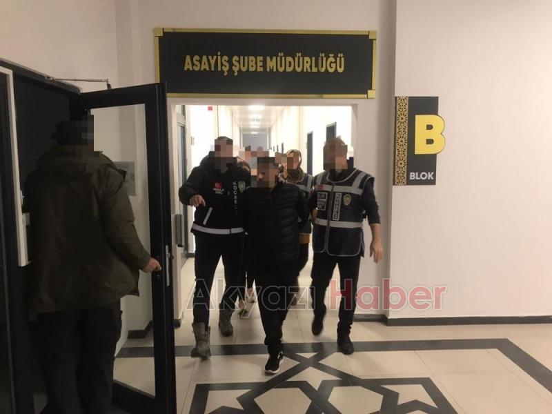 Evi soyan hırsızlar Sakarya'da yakalandılar