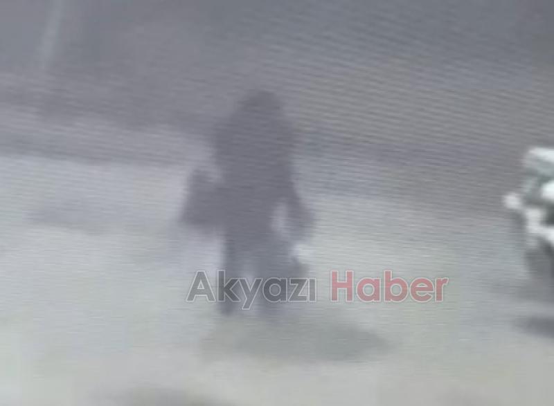 Bina önündeki eşyaları böyle çaldı