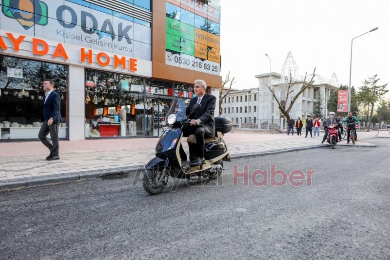 Başkan Yüce motosiklete bindi, Çark'taki çalışmaları inceledi