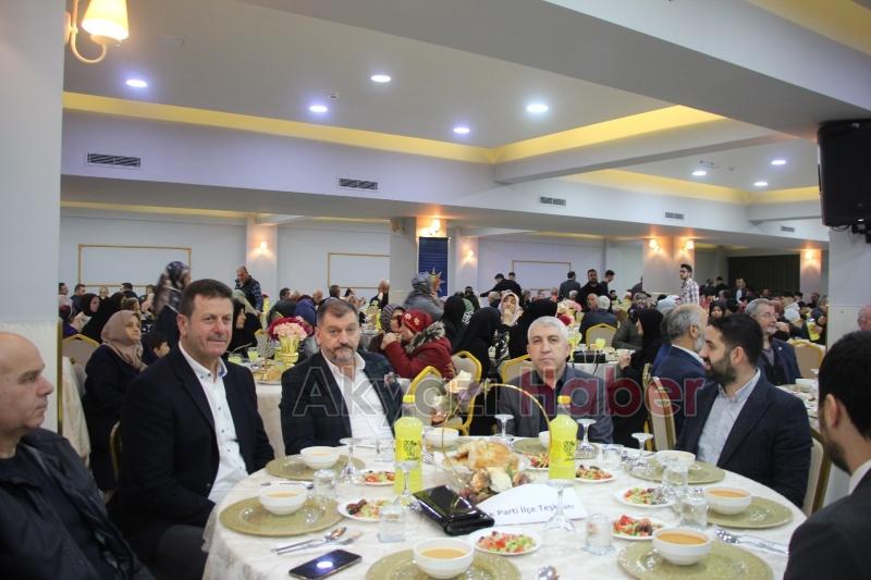 AK Parti Akyazı Teşkilatı iftarda bir araya geldi