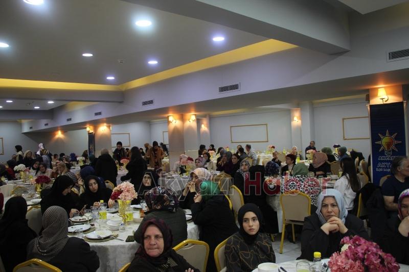 AK Parti Akyazı Teşkilatı iftarda bir araya geldi
