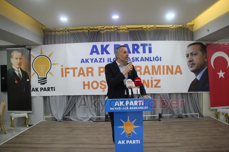 AK Parti Akyazı Teşkilatı iftarda bir araya geldi
