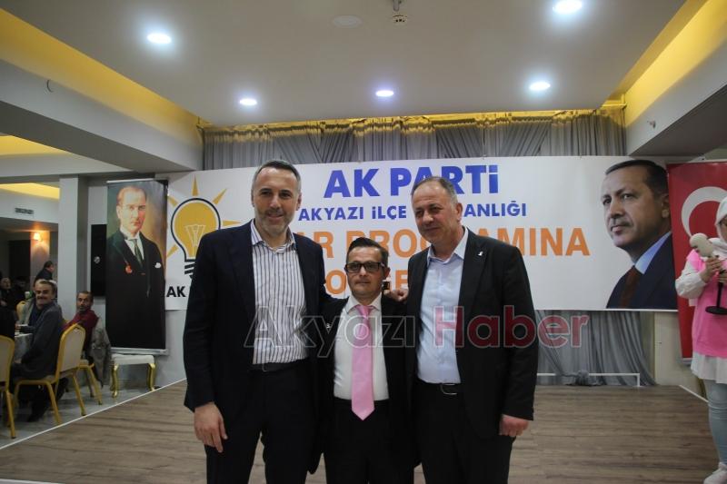 AK Parti Akyazı Teşkilatı iftarda bir araya geldi