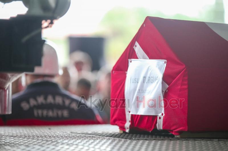 Yangına müdahalede hayatını kaybeden genç itfaiyeciye acı veda