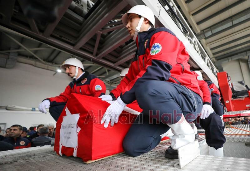 Yangına müdahalede hayatını kaybeden genç itfaiyeciye acı veda