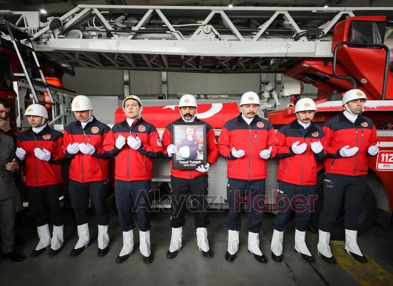 Yangına müdahalede hayatını kaybeden genç itfaiyeciye acı veda