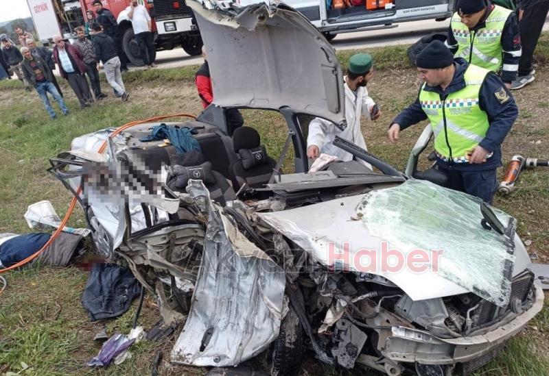 Otomobil tırla çarpıştı: 1 ölü, 2 yaralı