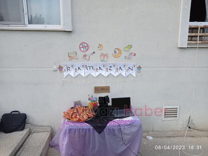 Akyazı TOKİ'de hacivat karagöz gösterimi