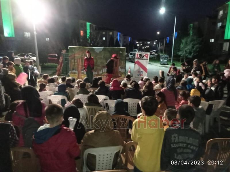 Akyazı TOKİ'de hacivat karagöz gösterimi