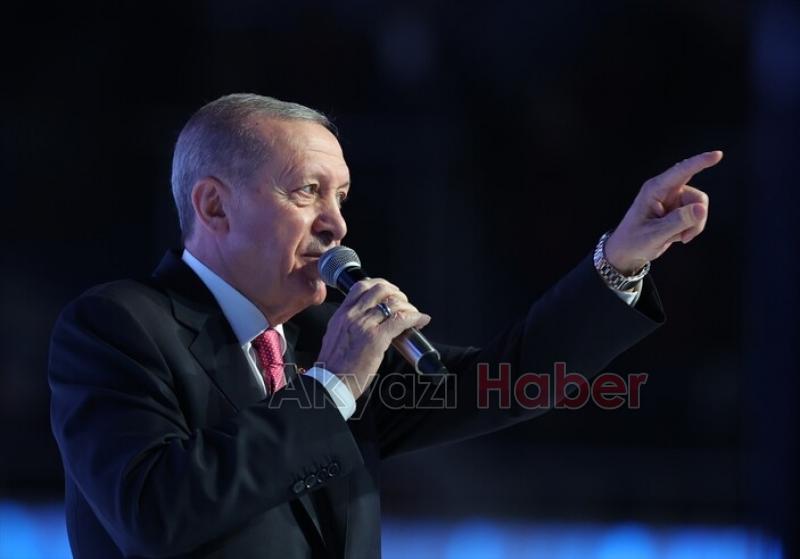 Cumhurbaşkanı Erdoğan'dan gençlere 'cep telefonu ve bilgisayar' müjdesi