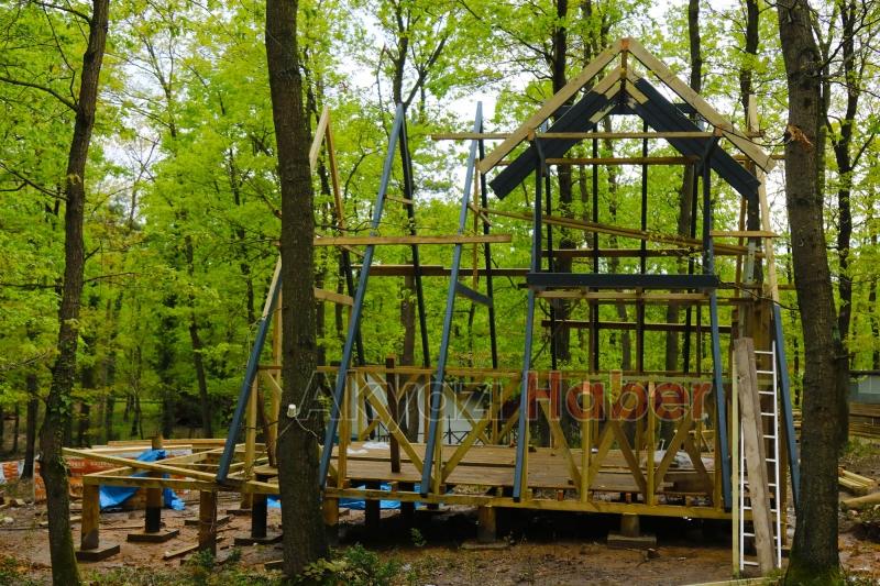 Büyükşehir'in bungalovları tabiatın kalbinde yükseliyor