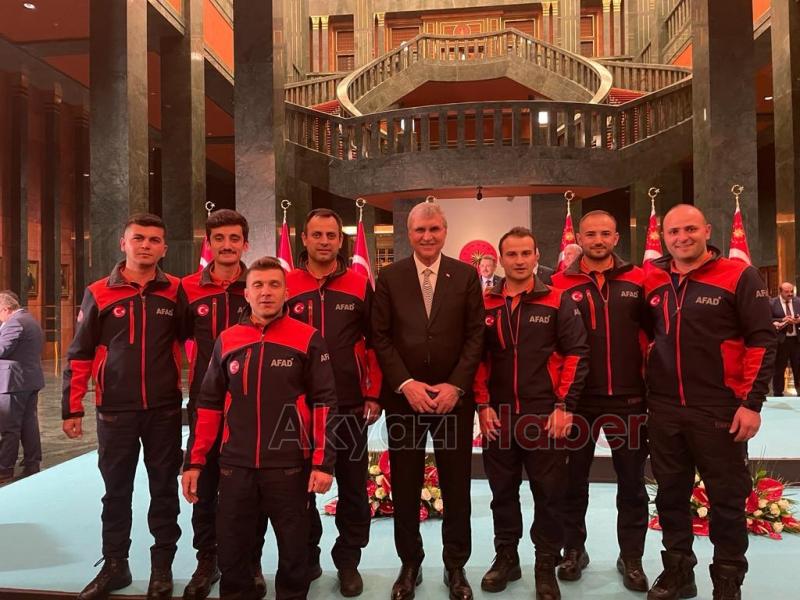 Cumhurbaşkanı, depremde görev yapanlarla iftarda buluştu