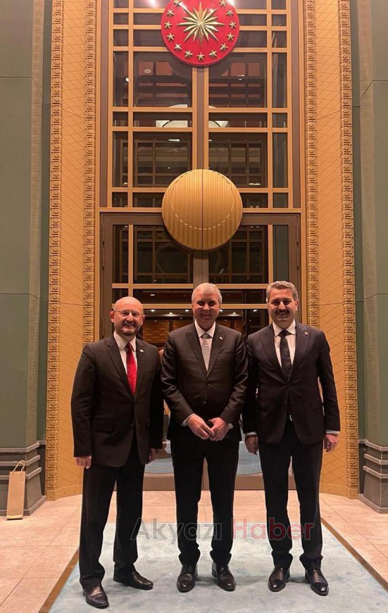 Cumhurbaşkanı, depremde görev yapanlarla iftarda buluştu