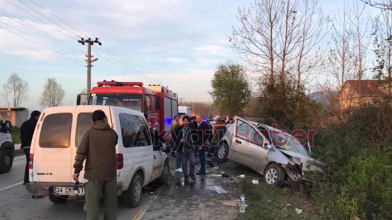 Kafa kafaya çarpıştılar 3'ü çocuk 6 yaralı