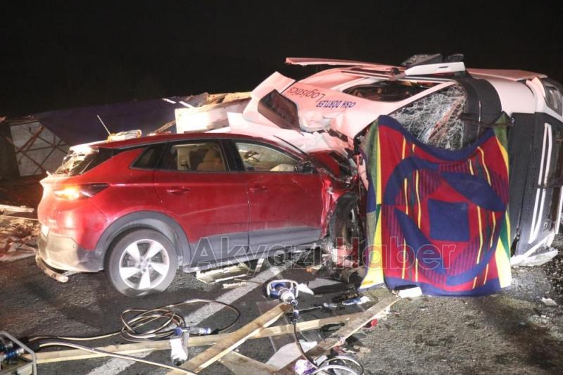 Karşı yöne geçen tır ciple çarpıştı: 2 ölü, 4 yaralı