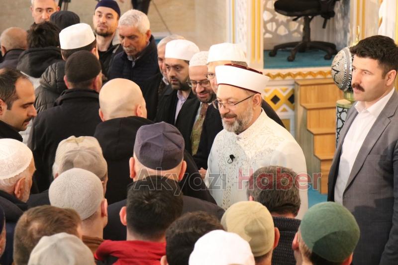 Sakarya’da bayram namazı kıldırdı