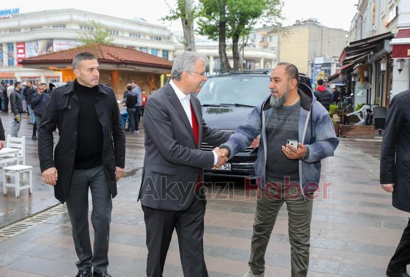 Başkan Yüce vatandaşlarla bayramlaştı