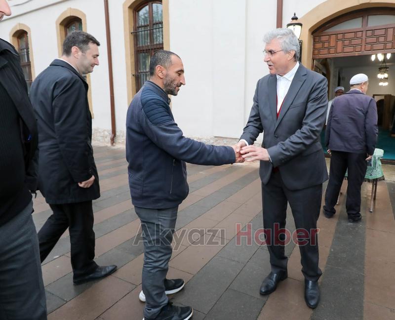 Başkan Yüce vatandaşlarla bayramlaştı