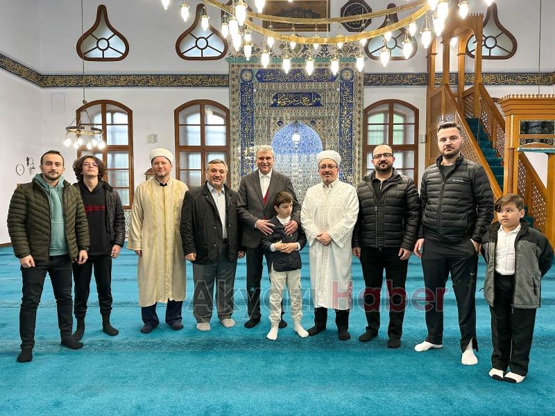 Başkan Yüce vatandaşlarla bayramlaştı