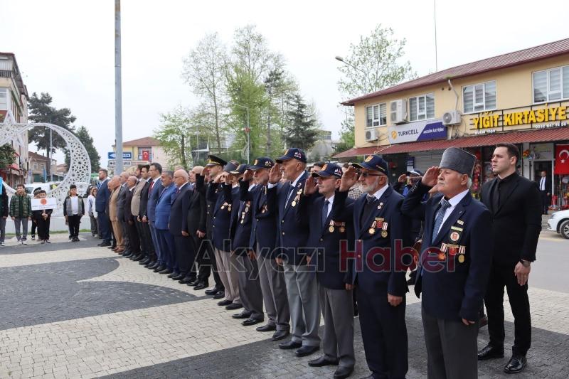 Akyazı'da 23 Nisan törenle kutlandı