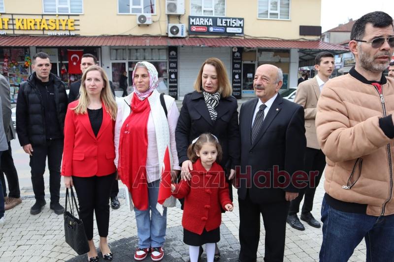 Akyazı'da 23 Nisan törenle kutlandı