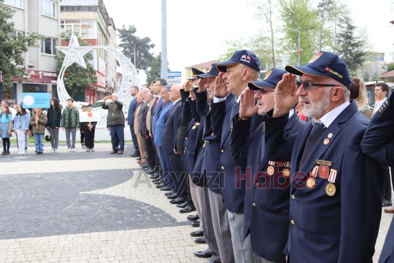 Akyazı'da 23 Nisan törenle kutlandı