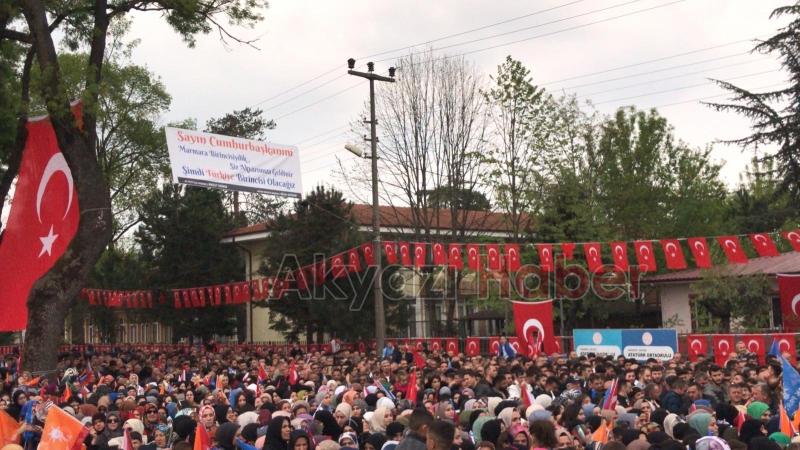 Akyazılılar miting alanını doldurdu