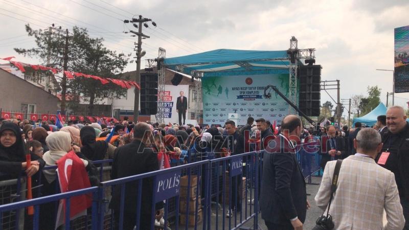 Akyazılılar miting alanını doldurdu