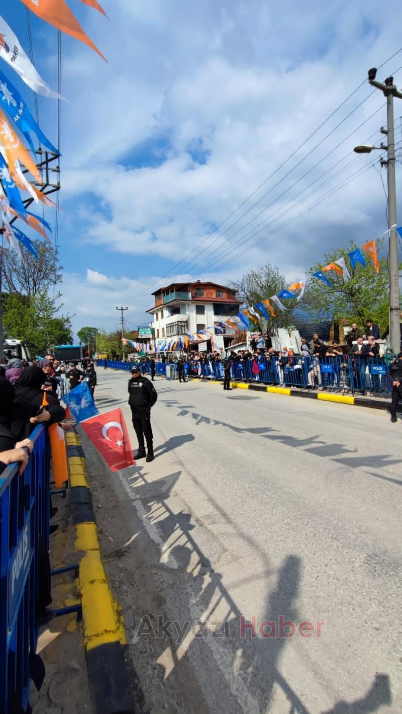 Recep Tayyip Erdoğan a Akyazı da Yoğun ilgi 