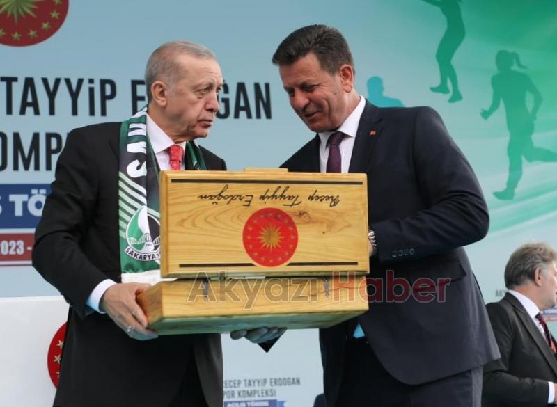 Soykan'ın Cumhurbaşkanına hediyesi merak konusu oldu