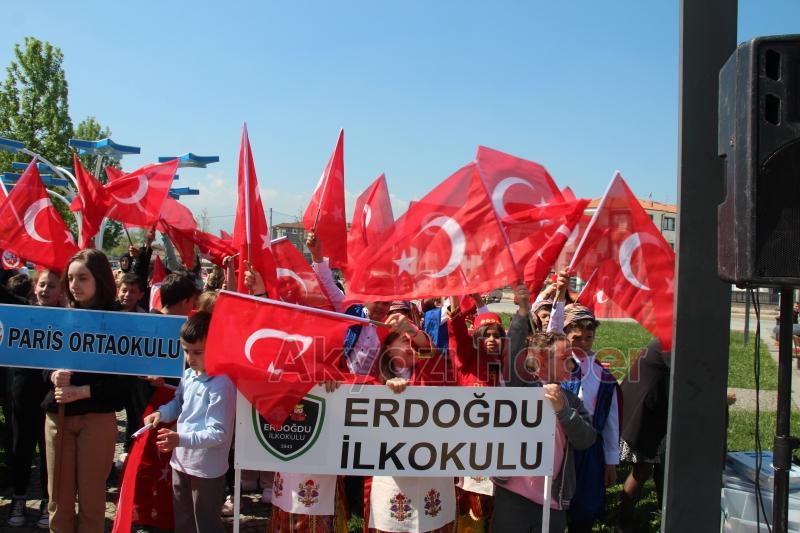 Akyazı'da 23 Nisan coşkuyla kutlandı