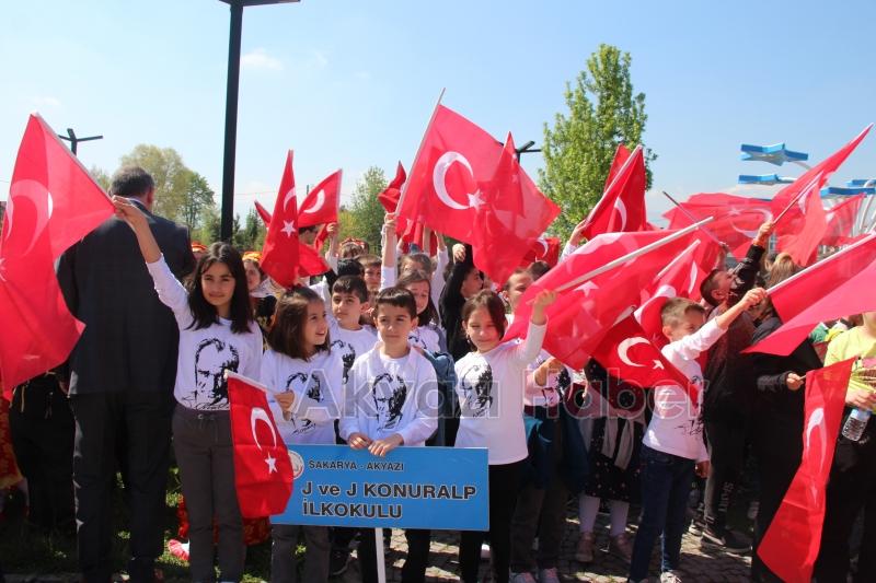 Akyazı'da 23 Nisan coşkuyla kutlandı