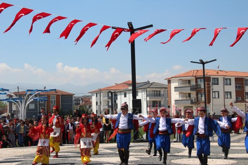 Akyazı'da 23 Nisan coşkuyla kutlandı