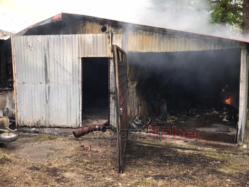 Akyazı'da gurbetçinin evi yandı