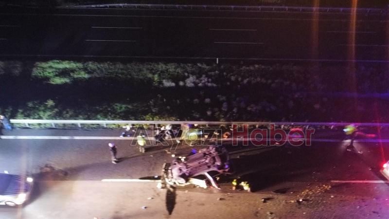 Otoyolda feci kaza: 1'i ağır 4 yaralı