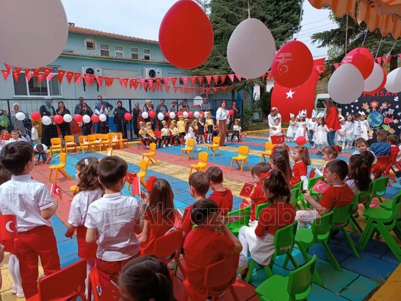 Akyazı Cumhuriyet Anaokulu'nda 23 Nisan kutlandı