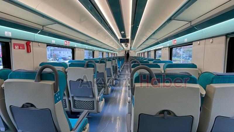 Sakarya'da üretilen milli elektrikli tren TCDD'ye teslim edildi